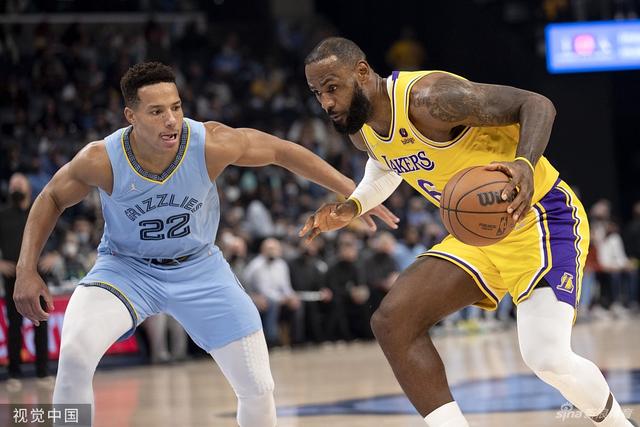 塔图姆31+12字母哥43+13 凯尔特人逆转胜雄鹿